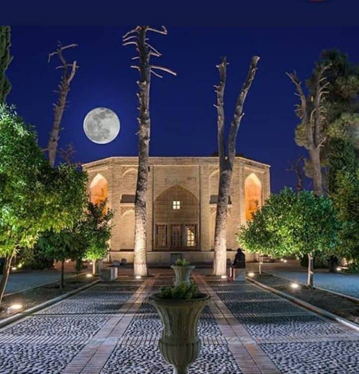 آشنایی و تایخچه باغ جهان نما شیراز