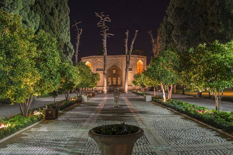 بهترین زمان بازدید از باغ جهان نما شیراز 