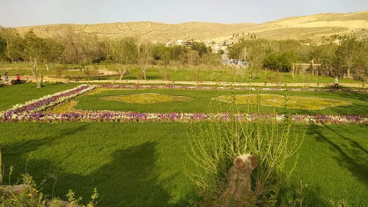 امکانات باغ گل های شیراز