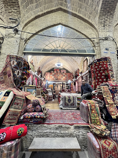 بهترین زمان بازدید بازار وکیل شیراز و ساعات کاری