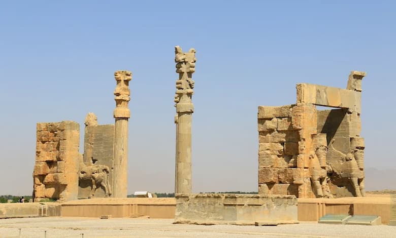 تخت جمشید پایخت آیینی هخامنشیان