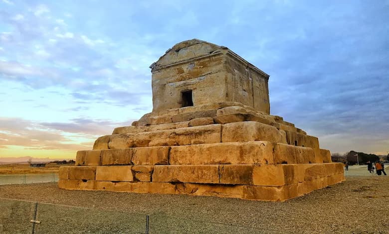 کاخ های پاسارگاد شیراز 