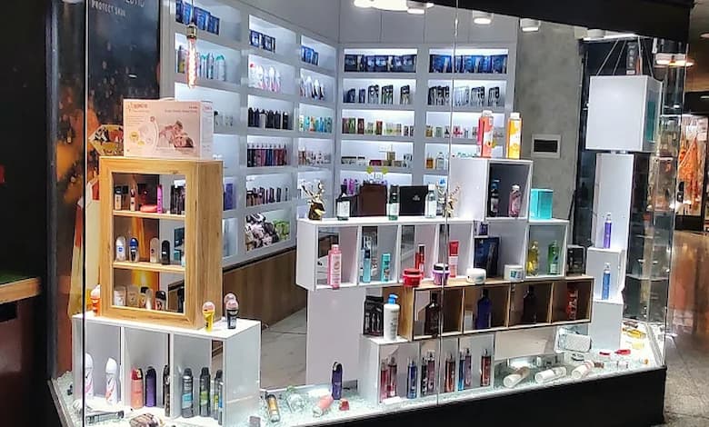 امکانات مجتمع تجاری نگین فارس 